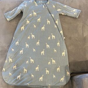 Gunamuna Baby Blue Sleep Sack with Giraffe Print